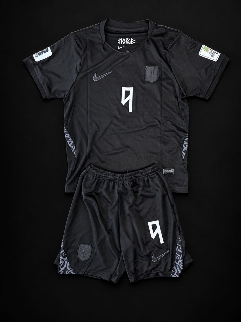 Nike Kids' Black Football Shorts & Top Set with White Number 9 - Picture 2 of 2